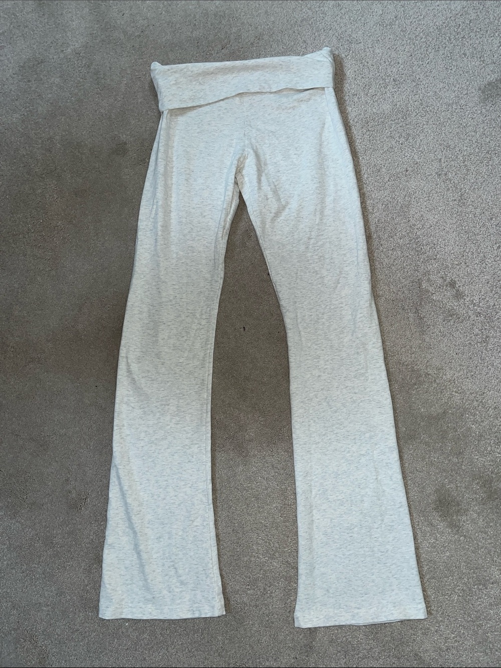 Aeropostale Women’s Light Gray Fold-Over Waist Yoga Pants - Small
